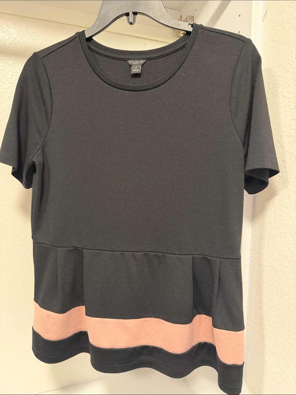 Ann Taylor Black Short Sleeve Top with Blush Hem Stripe
